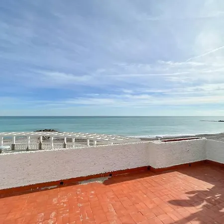 Beach Front House Moncofa Willa *